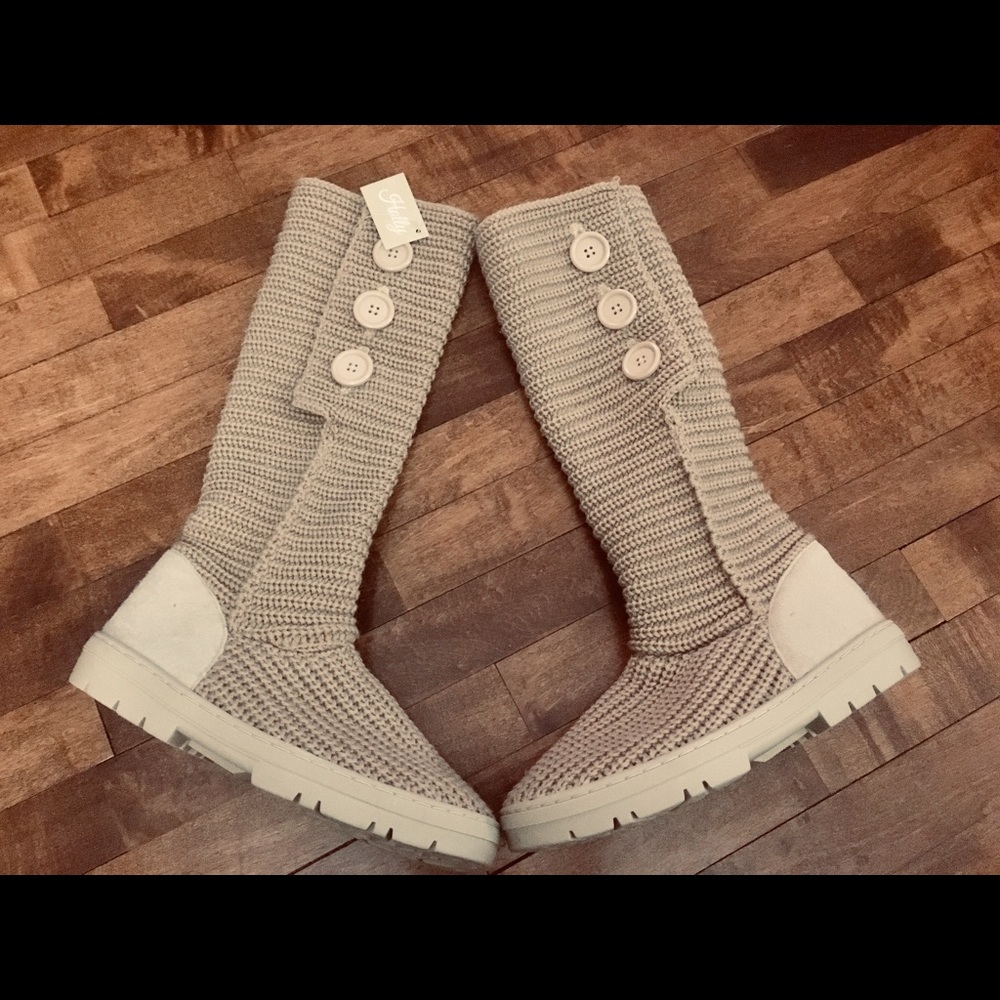Women’s Knee-High Tan Boots Size 9 NWT